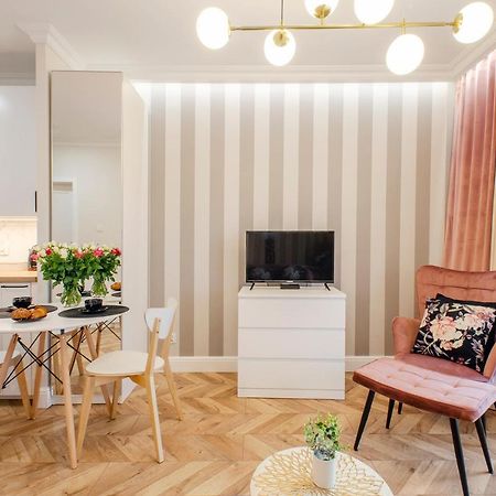 Sky Home- Rose Apartament -Manufaktura, Bezplatny Parking, Klima, Dostep Na Kod وودج المظهر الخارجي الصورة