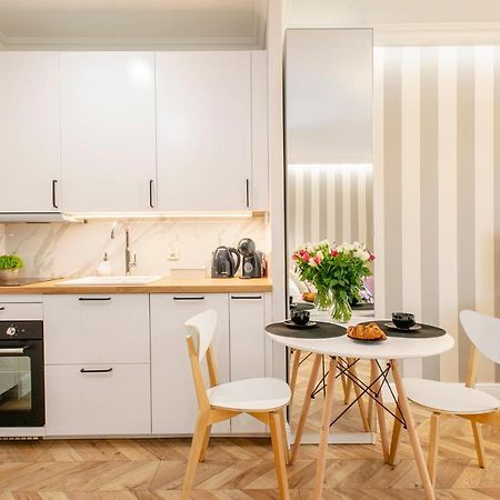 Sky Home- Rose Apartament -Manufaktura, Bezplatny Parking, Klima, Dostep Na Kod وودج المظهر الخارجي الصورة