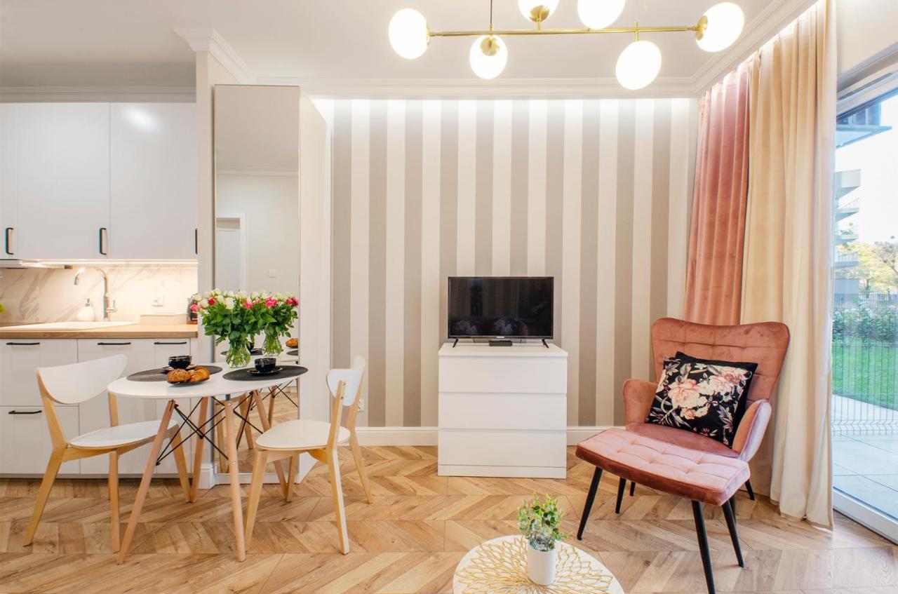 Sky Home- Rose Apartament -Manufaktura, Bezplatny Parking, Klima, Dostep Na Kod وودج المظهر الخارجي الصورة