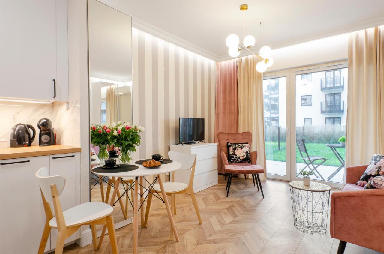 Sky Home- Rose Apartament -Manufaktura, Bezplatny Parking, Klima, Dostep Na Kod وودج المظهر الخارجي الصورة