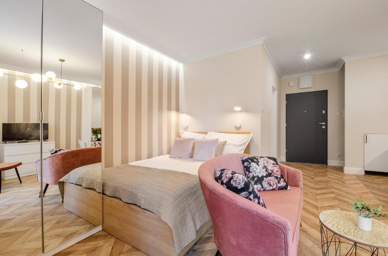 Sky Home- Rose Apartament -Manufaktura, Bezplatny Parking, Klima, Dostep Na Kod وودج المظهر الخارجي الصورة