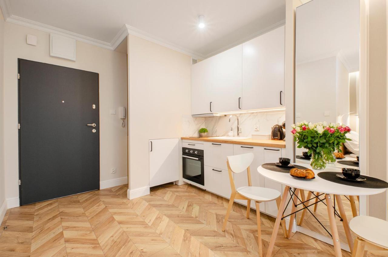 Sky Home- Rose Apartament -Manufaktura, Bezplatny Parking, Klima, Dostep Na Kod وودج المظهر الخارجي الصورة