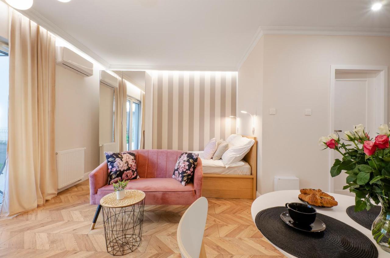 Sky Home- Rose Apartament -Manufaktura, Bezplatny Parking, Klima, Dostep Na Kod وودج المظهر الخارجي الصورة